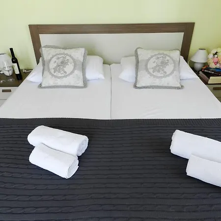 Smaragdna Yourcroatiaholiday Апартаменты *