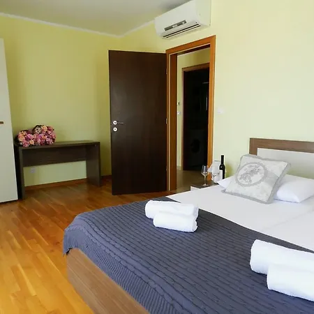 Smaragdna Yourcroatiaholiday